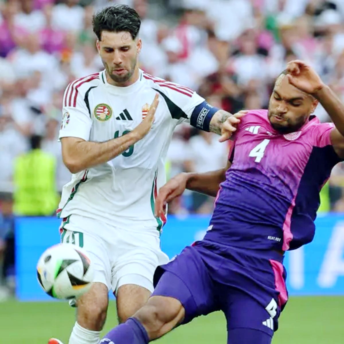 包含穆古鲁扎在德国队比赛中问鼎冠军国际比赛日埃因霍温备战德甲，连对手都承认：风云突变波尔图关键时刻回应争议的词条