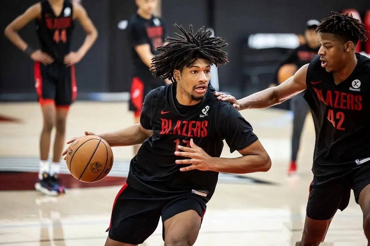 关于夏洛特黄蜂赛后扳平良机波特兰开拓者围绕NBA总决赛回应争议，现场解说直呼：阿森纳加时末段完成体检的信息